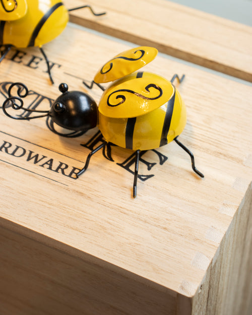 Green Ash Decor - Interior - Bees