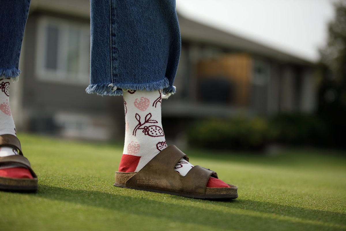 VIM & VIGR - 20 - 30 mmHg Cotton Compression Socks: Strawberries: Cream & Pink - Green Ash Decor