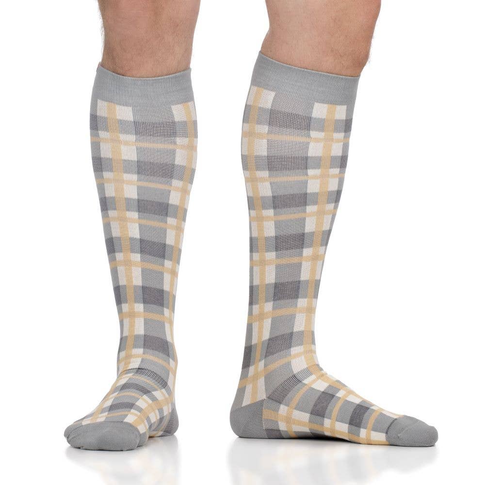 VIM & VIGR - 15-20 mmHg Cotton Compression Socks: Basic Plaid: Small/Medium / Cream & Grey - Green Ash Decor
